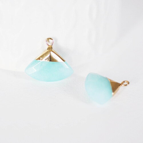 Pendentif triangle jade naturel bleu laiton doré facettes 20mm,x1 (g1237)
