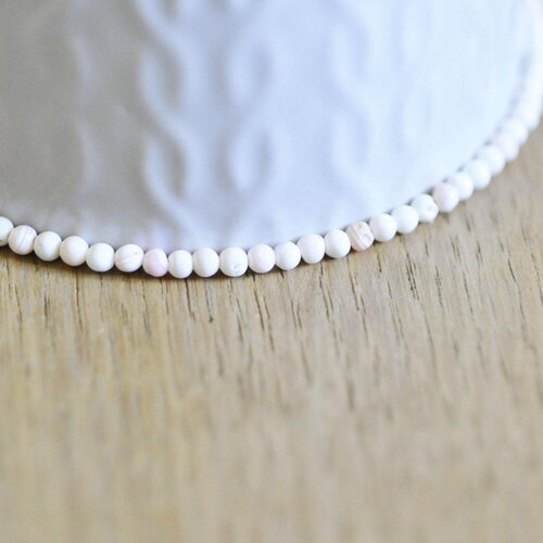 Perles ronde coquillage rose naturel ,perle ronde rose clair coquillage, 2.5-3mm, le fil de 140 perles, x1 (g3843)