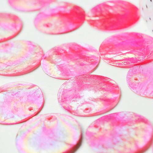 Pendentif rond nacre rose fuchsia irisé, pendentif coquillage naturel rose , 25mm, x10 (g3975)