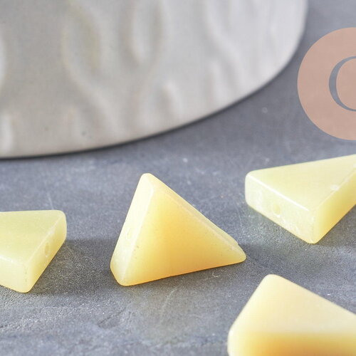 Perle triangle jade jaune ,pierre naturelle, une fourniture en jade jaune naturel,15x10mm, x5 (g3526)