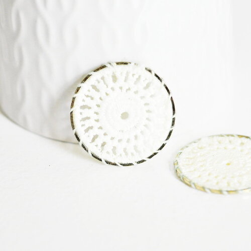 Pendentif dentelle crochet, bijou dentelle bohème, pendentif laiton doré,fleur dentelle dorée,creation bijoux,x 5,30mm-g2301