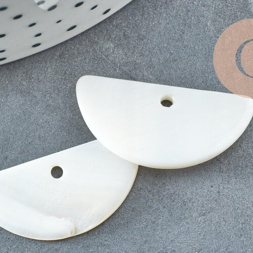 Pendentif nacre blanche naturelle demi-cercle,coquillage blanc, 30mm, x2 (g4151)