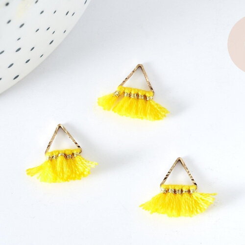 Breloque pompon jaune polyestère laiton doré 15mm,décoration pompon, pompon boucles,fabrication bijoux bohème, x1 (g8215)