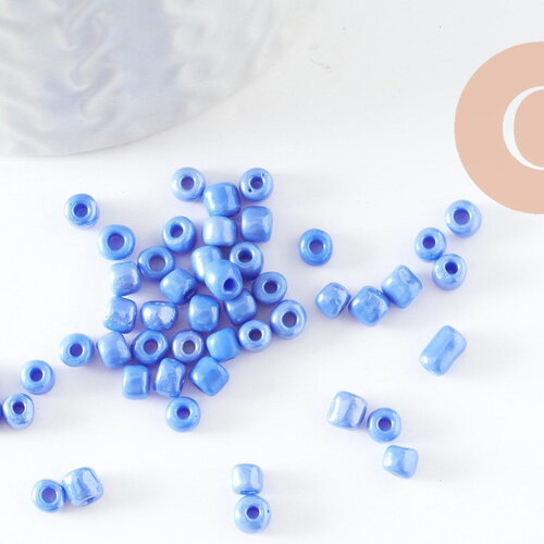 Grosses perles rocaille bleu tendre nacré 4mm, perles création bijoux enfants et vacances, x10gr (g9631)