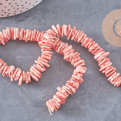 Perles chips coquillage naturel teinté en rose 15mm, fil de 40cm, x1 (g0147)