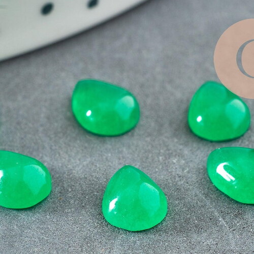 Cabochon goutte jade naturel teinté vert 8x6mm, x1 (g9026)