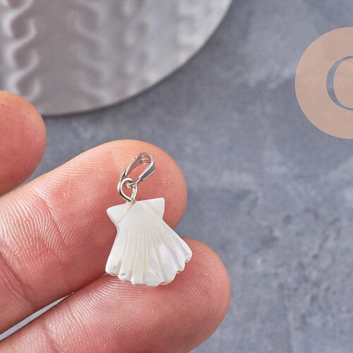 Pendentif coquillage nacre blanche naturelle laiton platine 18mm, création bijoux coquillage blanc, x1 (g9915)