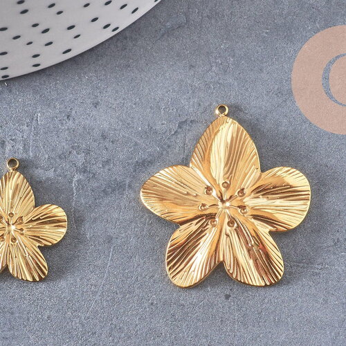 Pendentif fleur acier 304 inoxydable doré pvd percée 24mm /35mm, x1 (g10751)