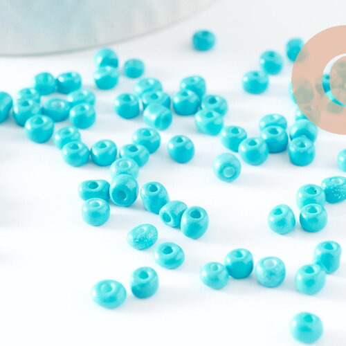 Grosse perles de rocaille turquoise peintes 4mm, x10gr (g3812)