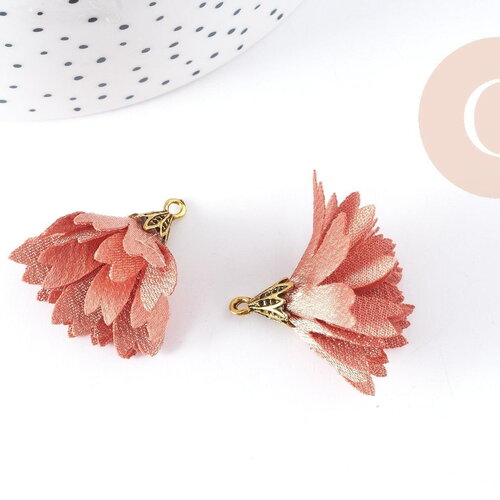 Pendentif fleur soie rose corail zamac doré 29-36mm, création bijou fleur en tissu, x2 (g8990)