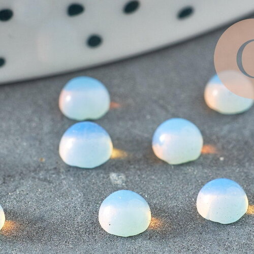 Cabochon rond opalite blanche 4mm, x1 (g3136)