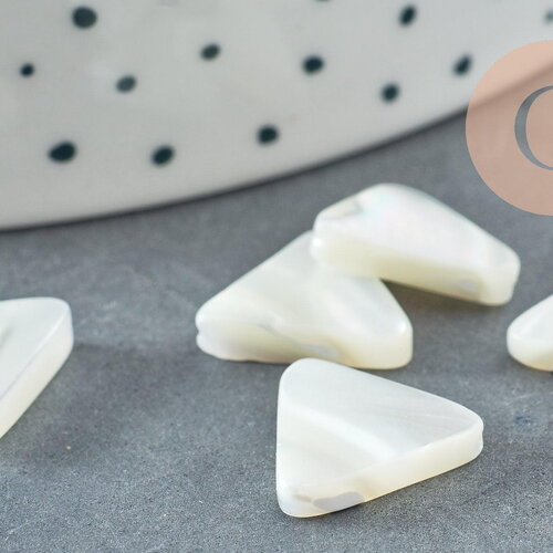 Perle triangle nacre blanche naturelle ,pendentif triangle nacre, bijou nacre 12mm, x10 (g2186)