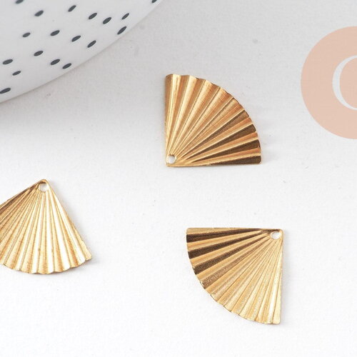Pendentif triangle éventail plié laiton brut 19mm, x5 (g0115)