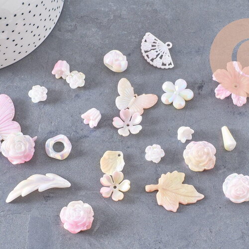 Mix de perles et pendentifs en palstique rose 8-32mm, x10g (g10544)