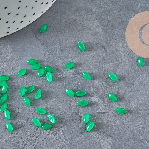 Cabochon marquise navette jade naturel vert 6x3mm, x1 (g11242)