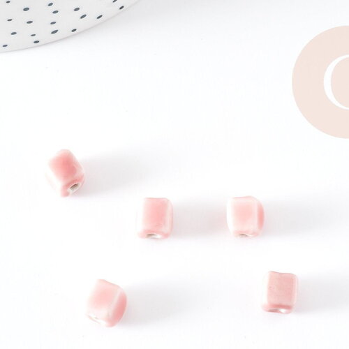 Perles cube céramique rose 8mm, x5 (g9150)