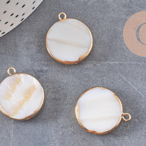 Pendentif nacre blanche naturelle doré 26mm, x1 (g2178)