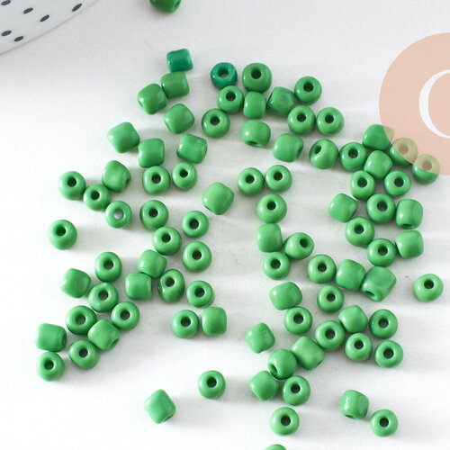 Grosses perles rocaille vert 4mm, x10gr (g3816)