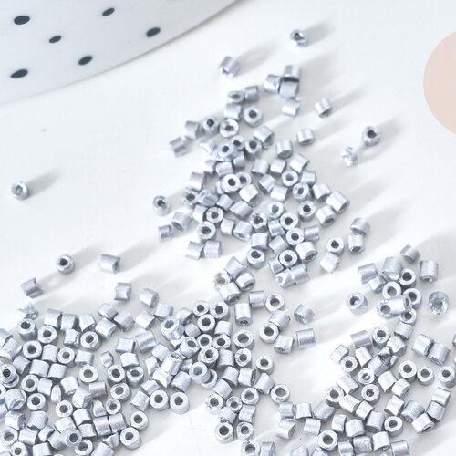 Perles rocaille tube verre argent métallisé mat, x1 sachet 8g (g7852)