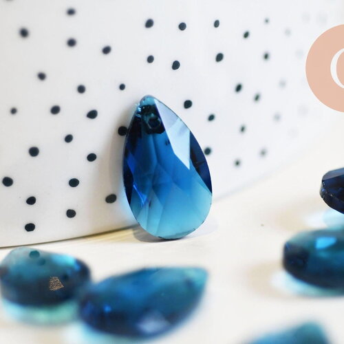 Pendentif goutte cristal facetté bleu 22mm, x1 (g6362)