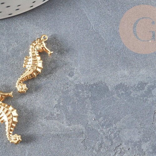 Pendentif hippocampe acier 304 inoxydable doré 26.5mm, x2 (g2893)