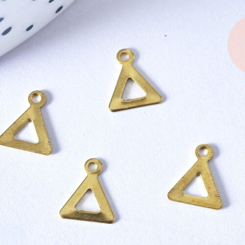 Breloque triangle laiton brut 7mm, fournitures bijoux laiton brut , x 5 g6510
