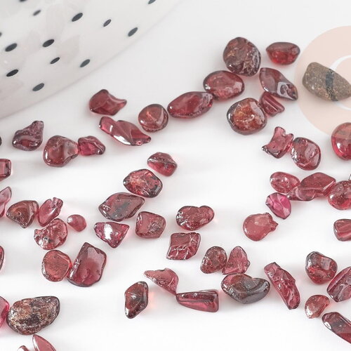 Sable chips pierre grenat rouge bordeau naturel 3-6mm non percé, x20gr (g0261)