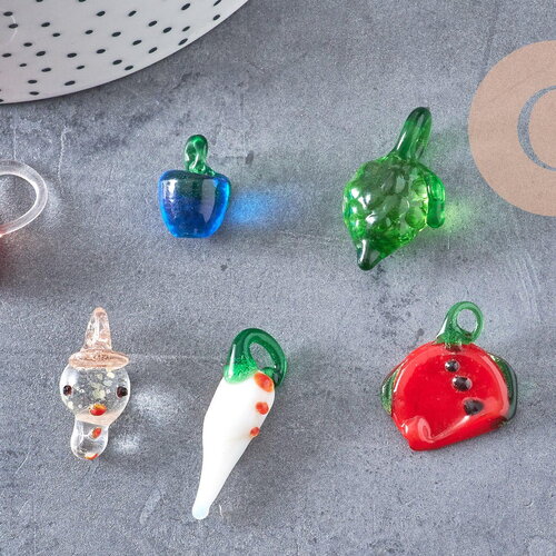Pendentifs mélangés fruits en verre tchèque 17-36mm, x5 (g4507)
