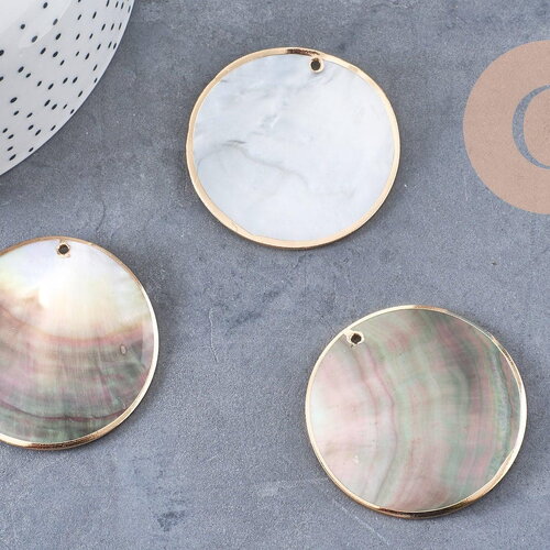 Pendentif rond nacre noire doré, pendentif coquillage, coquillage noir, coquillage naturel,45mm, x1 (g5413)