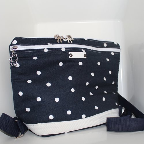 Petit sac à dos plat en tissu bleu marine à pois blancs | fait main