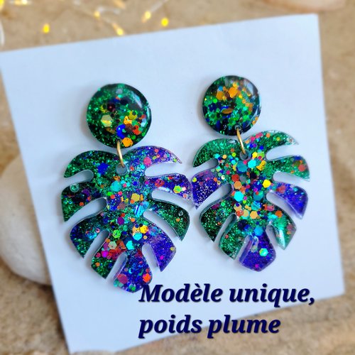Boucle monstera vertes résine légère sur tige