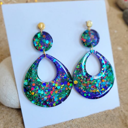 Boucles gouttes marines et vertes sur tige, clou or martelé