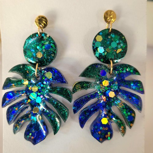 Boucles monstera vertes pastille colorée et puces dorees