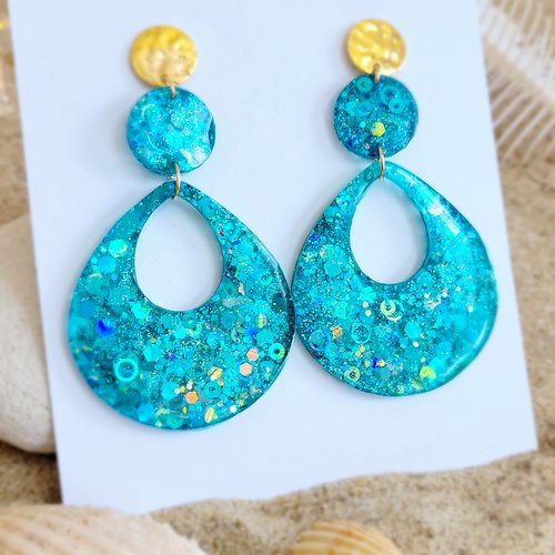 Boucles d oreille pendante rresine et paillettes forme  goutte