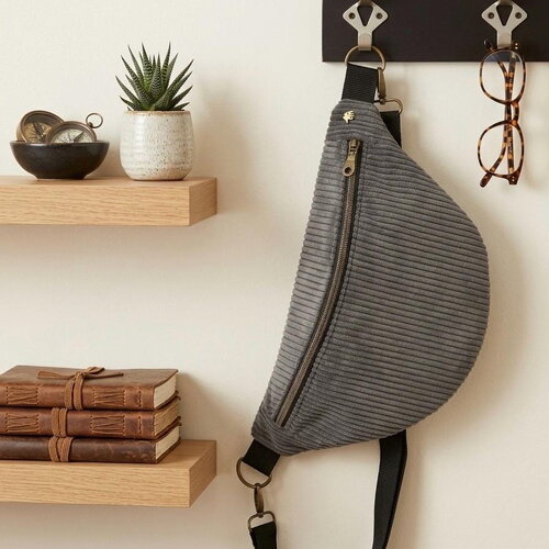 Sac banane velours côtelé  | accessoire mode fait main | style streetwear chic | série limitée artisanale 35x20cm fabriquée en france