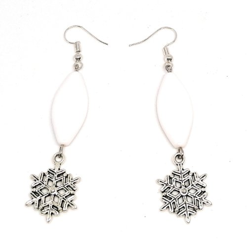 Boucles d'oreilles pendantes argentées-perles blanches et flocon de neige argenté