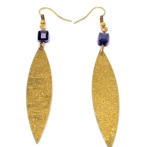 Boucles d'oreilles pendantes - estampe dorée- perle carrée bleue 8cm