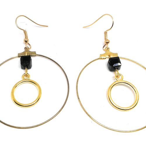 Boucles d'oreilles créoles dorées - perles carrées noires et cercles