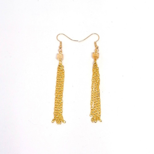 Boucles d'oreilles pendantes dorées - chaîne et perles carrées en verre