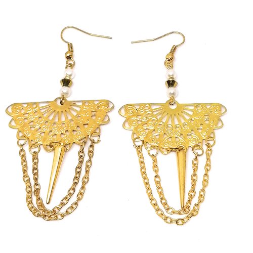 Boucles d'oreilles pendantes dorées -estampe éventail, chaîne et perles nacrées et dorées