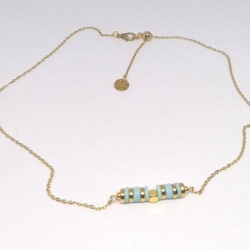 Collier doré fin- perles d'argile et métal réglable
