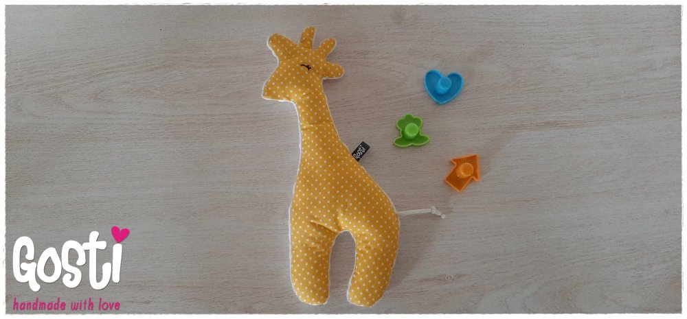 peluche girafe bébé