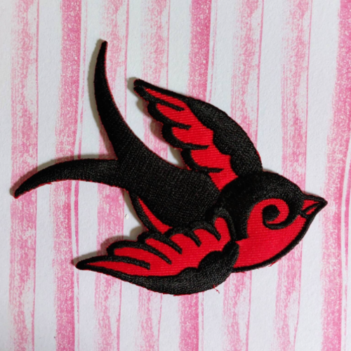Patch ecusson hirondelle rouge rockabilly thermocollant