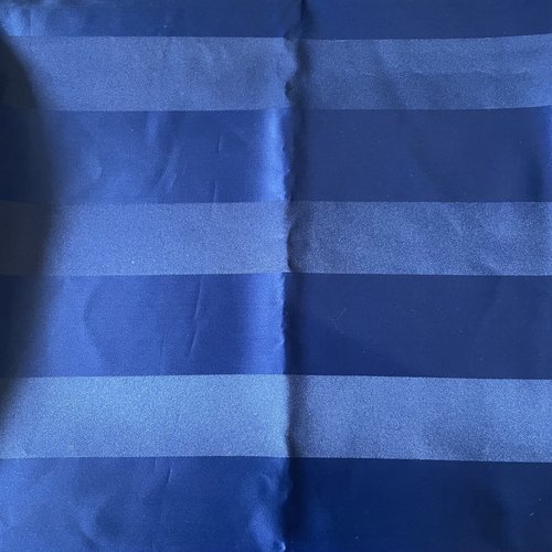 Grand tissu satin nthétique uni bleu, coupon - 165 cm x 300 cm