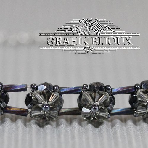 Bracelet avec perles en cristal autrichien, rocailles et tubes miyuki et acier inoxydable