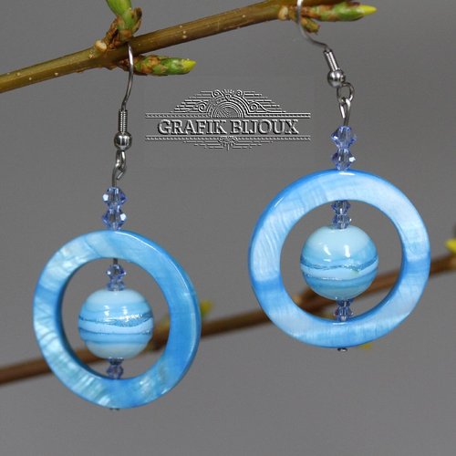 Boucles d'oreilles pendantes avec perles en verre, nacre, cristal autrichien et acier inoxydable