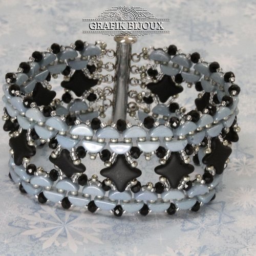 Bracelet avec perles star bead, kos, cristal autrichien, rocailles miyuki et acier inoxydable