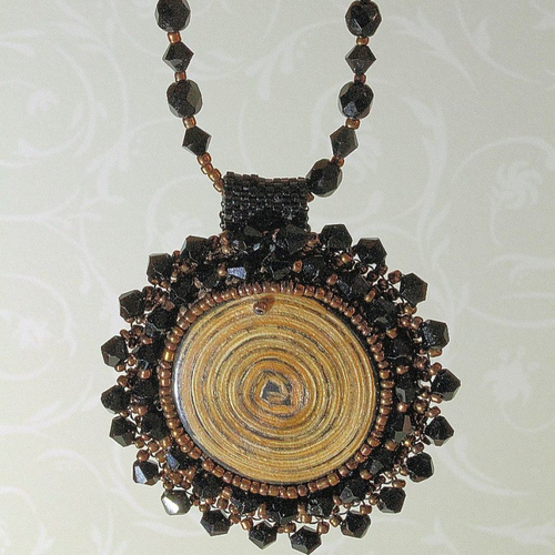 Collier avec pendentif en verre, perles en cristal autrichien et acier inoxydable