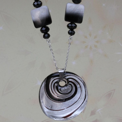 Collier avec pendentif en verre de murano, perles en verre et acier inoxydable