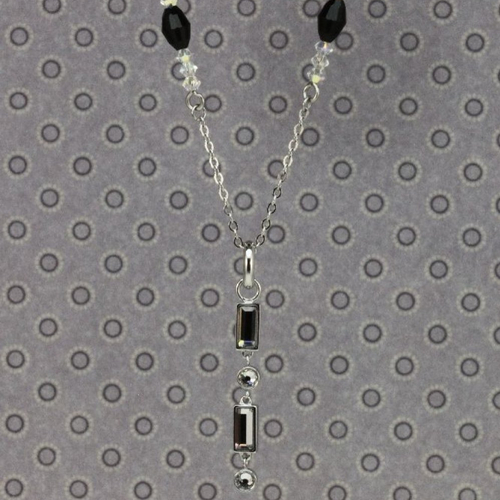 Collier avec pendentif long en acier inoxydable et perles en cristal autrichien